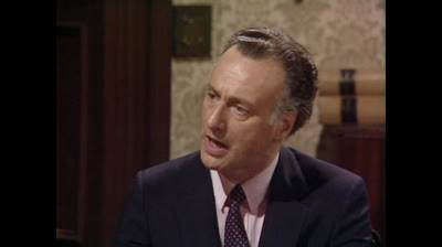 03x03. El esqueleto del armario (Si, Ministro). Yes, Minister (1982)