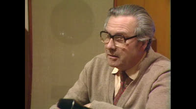 03x02. El reto (Si, Ministro). Yes, Minister (1982)